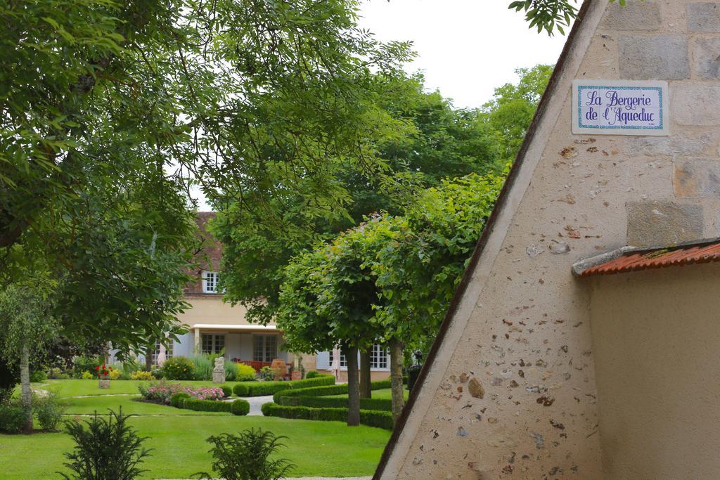 Chambres D'Hotes La Bergerie De L'Aqueduc Houx Екстер'єр фото